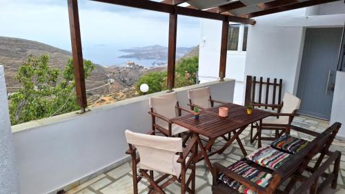Leonardo's Home Cycladic cottage