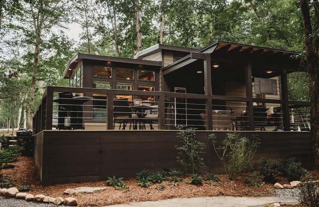 Leprechaun Lodge at The Retreat at Deer Lick Falls