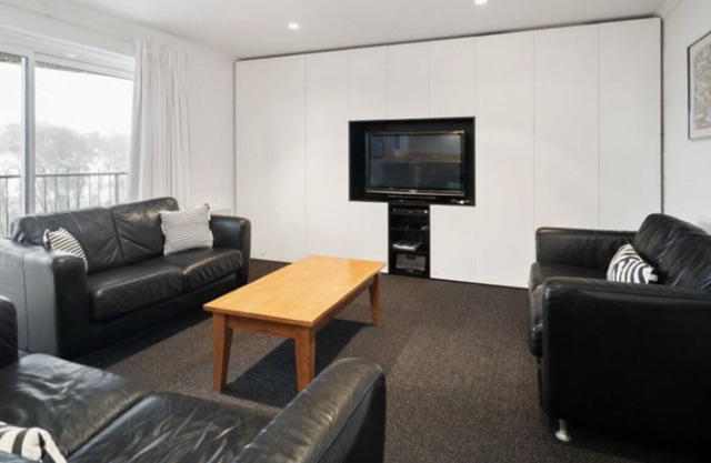 Les Chalet 21 - Modern Convenient Apartment. All Youll Need & More