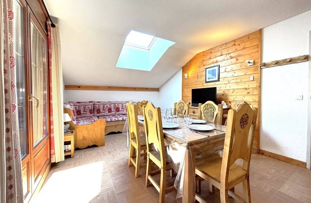 Appartement vue montagnes dans une résidence avec piscine