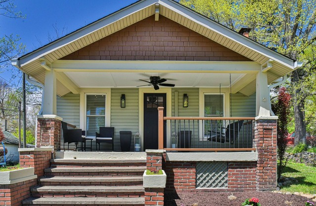 Les Petit Maison - Cottonwood Properties