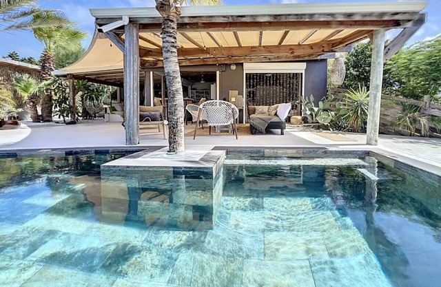 Les Sucriers, vue mer, piscine, ambiance plein air