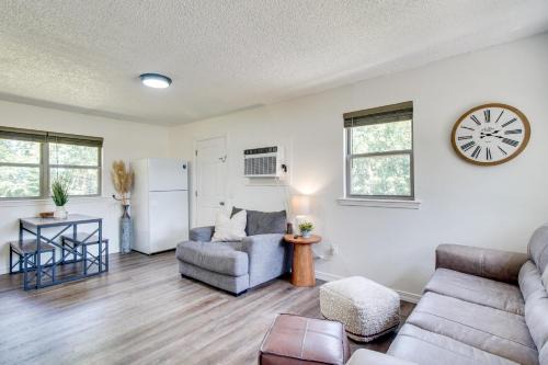 Less Than 1 Mi to Cherokee Casino Sallisaw! Home Near I-40