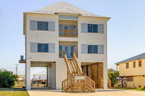 Less Than half Mi to Beach Waterfront Dauphin Island Home