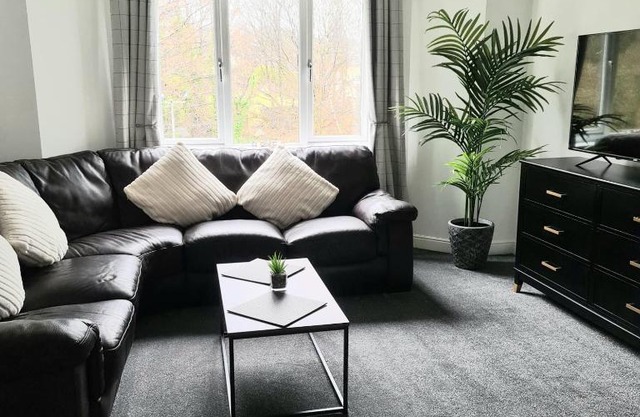 Levenside Holiday Apartment, Balloch, Loch Lomond