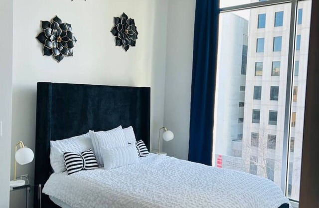 Lex In The City - Downtown Condo