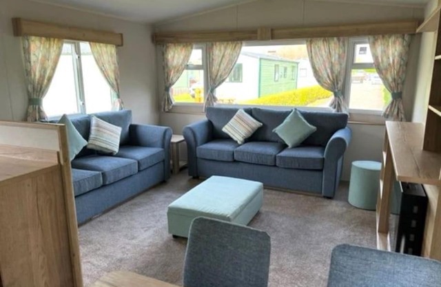 Leylandii 2 Bed Holiday Home in picturesque town.