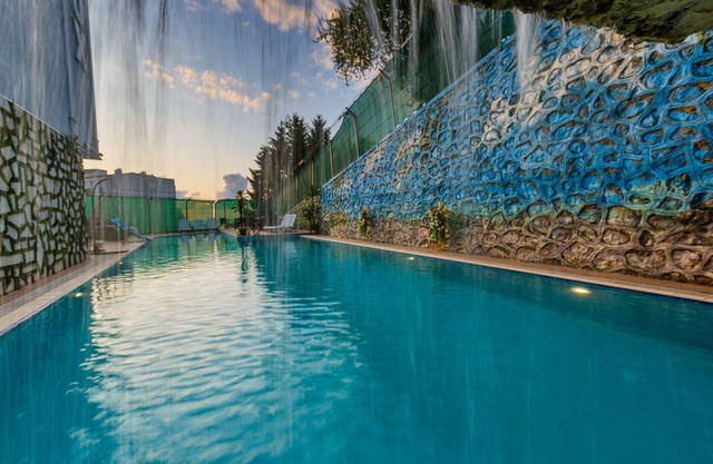 LİFE POOL SUİTE HOTEL