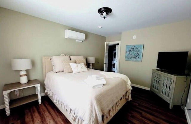 Liberty Bay Loft, Water views!