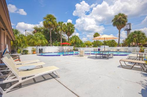 Liberty Inn & Suites Kissimmee near Disney World