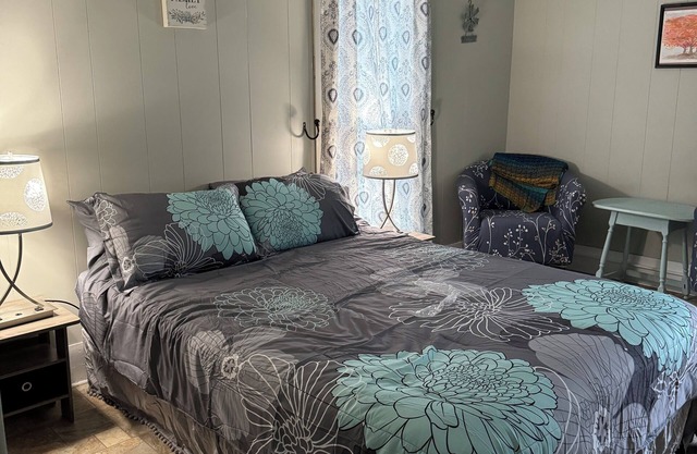 Liberty Nest II Charming 1-bedroom apartment in Beautiful Liberty with WiFi