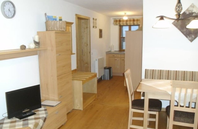 Appartement joliment meublé avec cuisine entièrement équipée