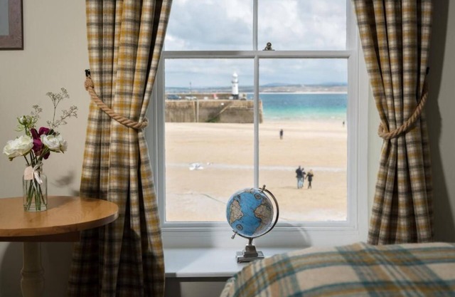 Lifeboat Inn