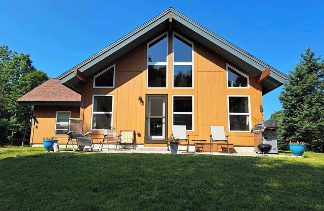 Apple Tree Cove Seaside House