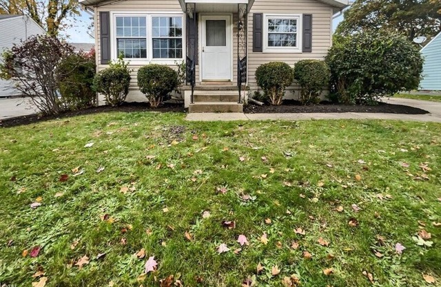Light and Bright, Newly Updated Peaceful Home