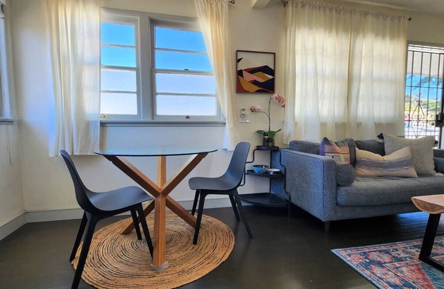 Light Filled 1-bedroom Unit with Parking Onsite