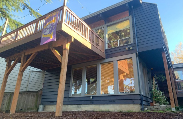Light filled mid-century modern home near Childrens Hospital and UW.