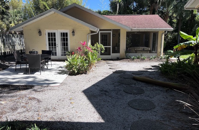 Lumineux 1 BR, 1 cottage BA avec cuisine près du musée Ringling et des plages