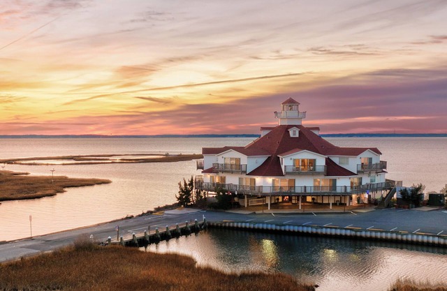 Lighthouse Club Hotel