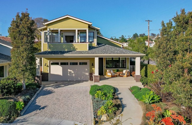 Lighthouse Dreams - Mesa Stunner Near the Beach
