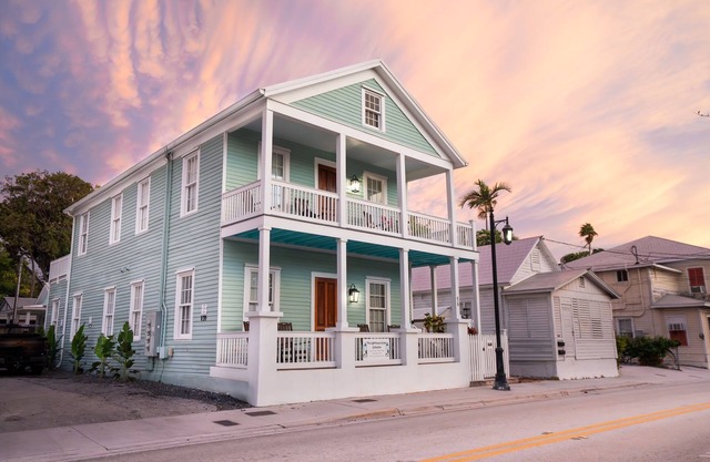Lighthouse Suites Collection