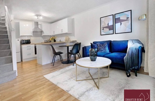 Lightwater - 1 Bedroom House