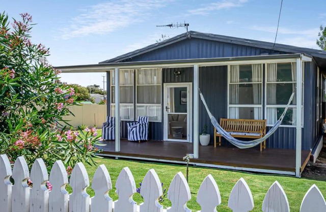 Lil Blue Surf Shack family and pet friendly