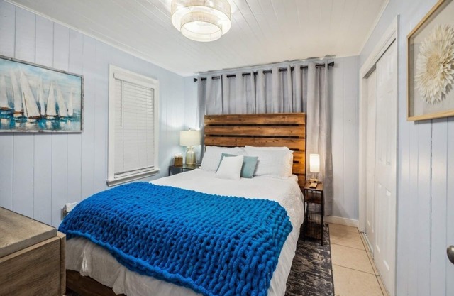 Robinhood's Lil John Coastal Cottage