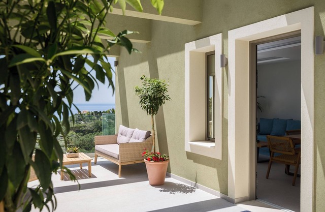 Lilium can sleep up to 2 adults and 2 children until 12 years Old