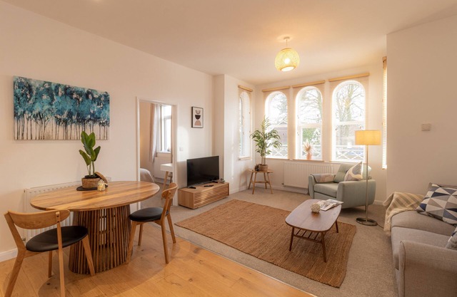 Lilleshall-Appartement-de Luxe-Douche-Vue sur Rue