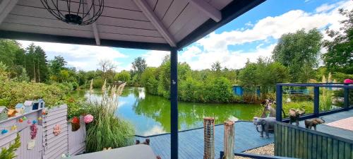 Lily Lake Lodge