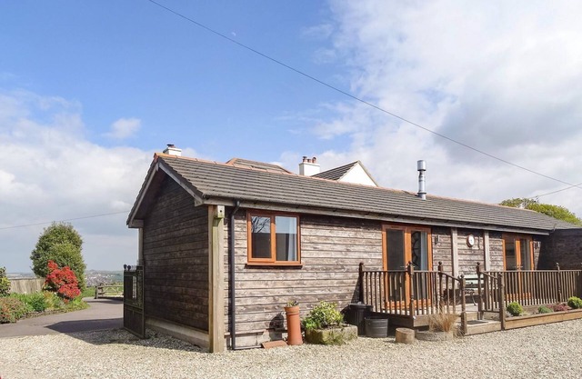 LILYS PAD, pet friendly, with open fire in Okehampton