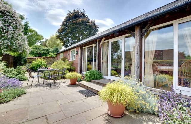 Lime Trees - Deux Chambres Maison, Couchages 4