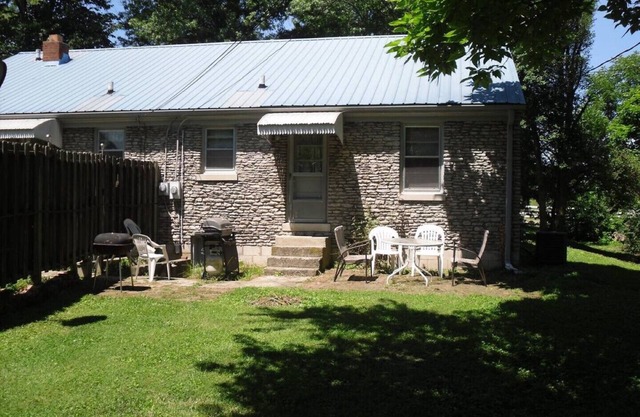 Limestone Cottage @ Calumet Spring
