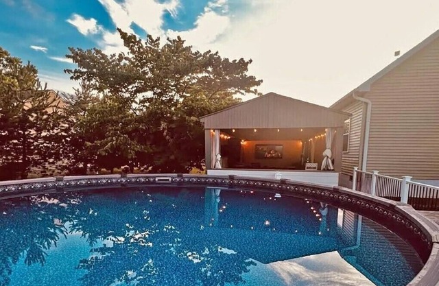 Limestone Landing - Pool, firepit, covered patio, & more!