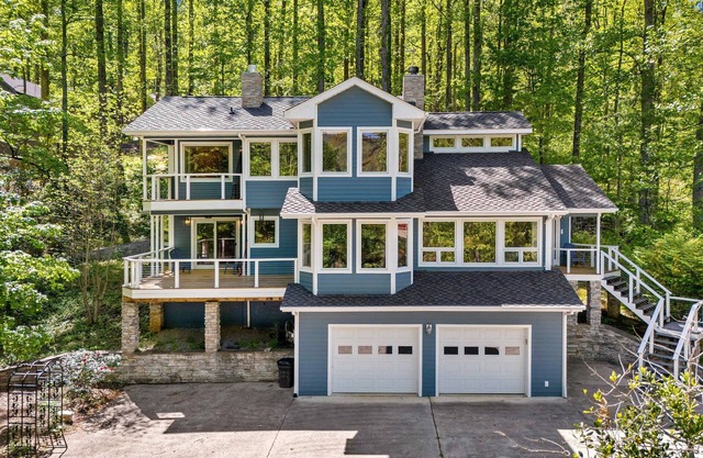 Linville Mountain Sanctuary: Light-Filled Home With Epic Views; Disc golf course