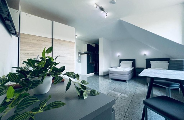 Lipp Apartments