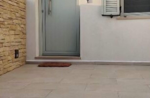 Lipsi Sands / House in the center of Lipsi Chora