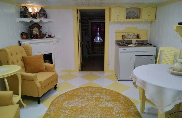 Quaint Cottage!!!