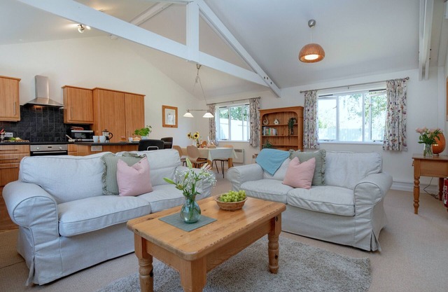 Finest Retreats | Little Dunley - Oaktree Cottage