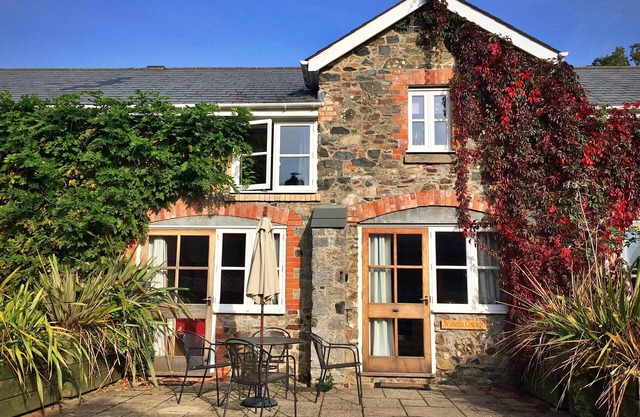 Finest Retreats | Little Dunley - Wisteria Cottage