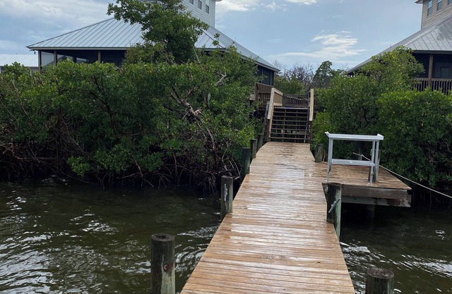 Little Gasparilla Island family get away sleeps 11.