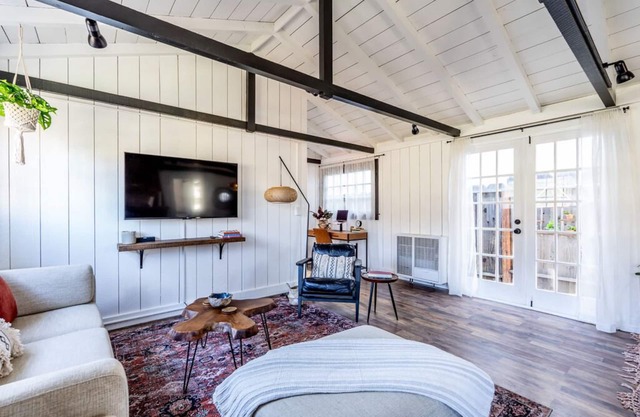 Little Green House - Monterey House - Eco-Friendly with Two Office Spaces