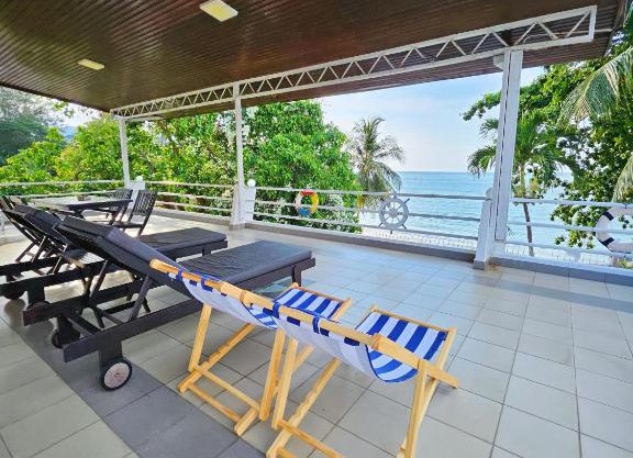 Little Heaven by Sky Hive, A Beach Front Bungalow