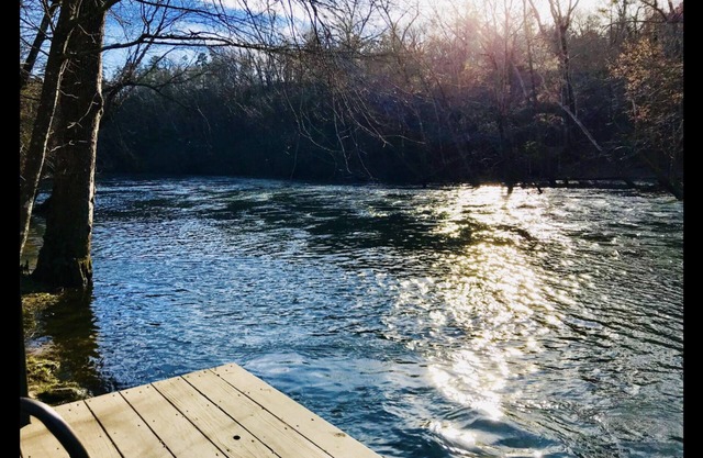 Une belle cabine sur la petite rivière Missouri! Nouveaux tarifs réduits ajoutés !
