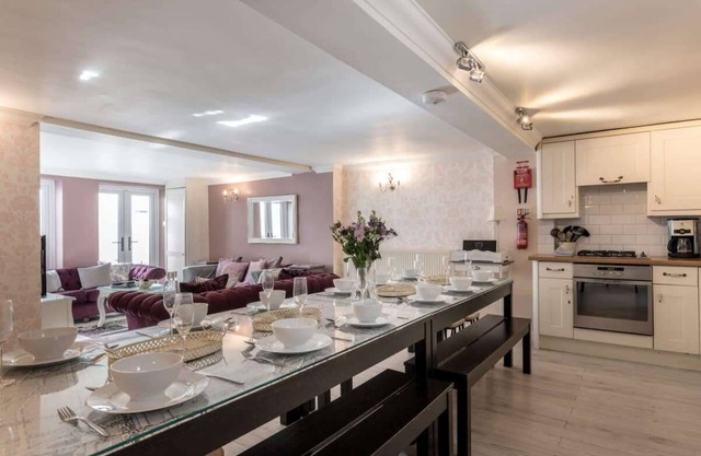 Petit Paris: 4 chambres, 20 personnes, parking, terrasse, à quelques pas de la plage, WiFi