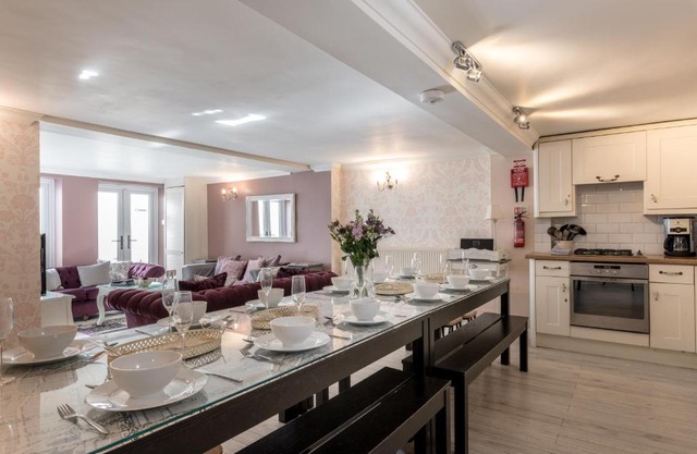 Little Paris - Parking - by Brighton Holiday Lets