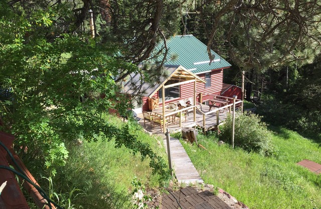 Jolie cabine au sommet de la montagne casper