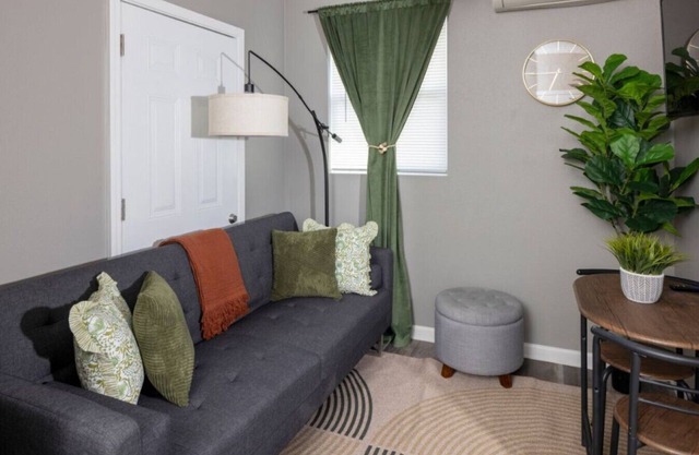 Little Rock Hideaway Cozy, Chic & Convenient