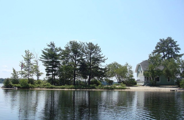 Petit lac Sebago - Sandbar privé avec une plage de sable blanc-plein soleil